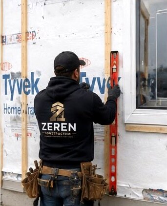 Levelling a course of siding against the window trim
